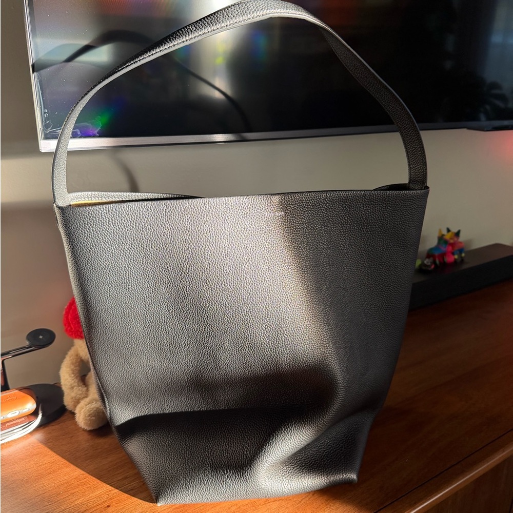 Black The Row large Park N/S bucket bag